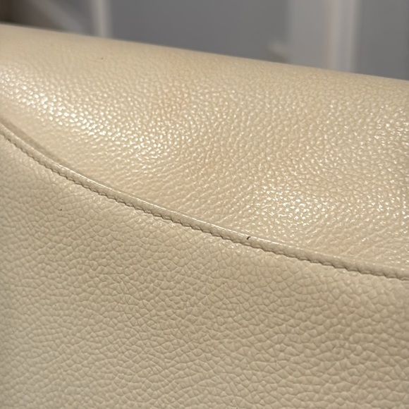 Coach Bag Vintage 90’s Cream Leather Crossbody Bag with Gold Turnlock - Picture 11 of 17